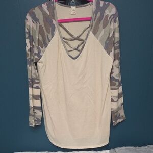 7th Ray Cream Top with Camouflage Sleeves